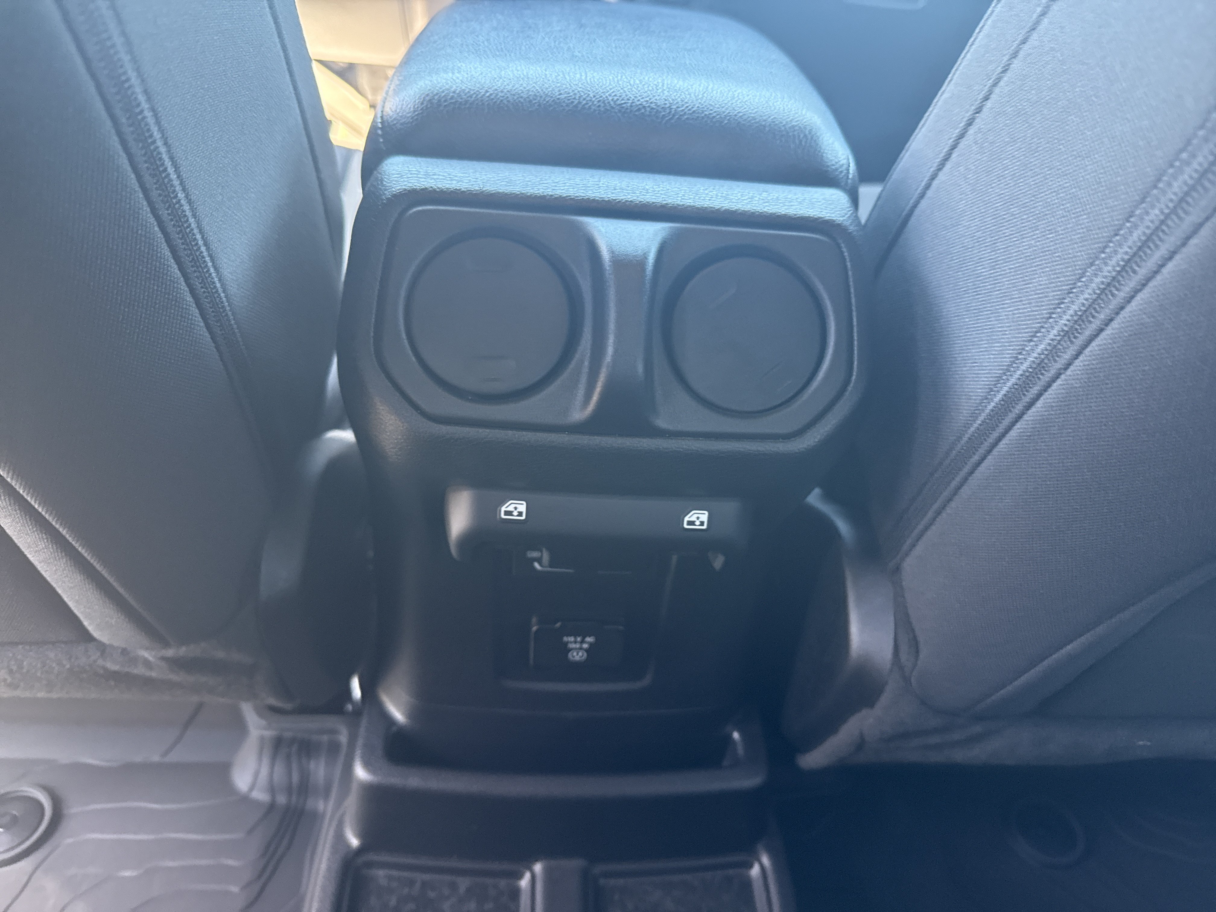Used 2023 Jeep Wrangler Unlimited w/ Sun & Screen Package AWD/4WD image 14