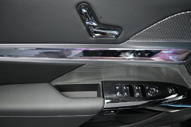 New 2026 BMW i7 xDrive60 AWD/4WD image 18