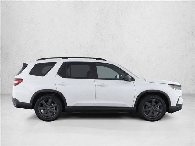 Used 2025 Honda Pilot Sport image 8