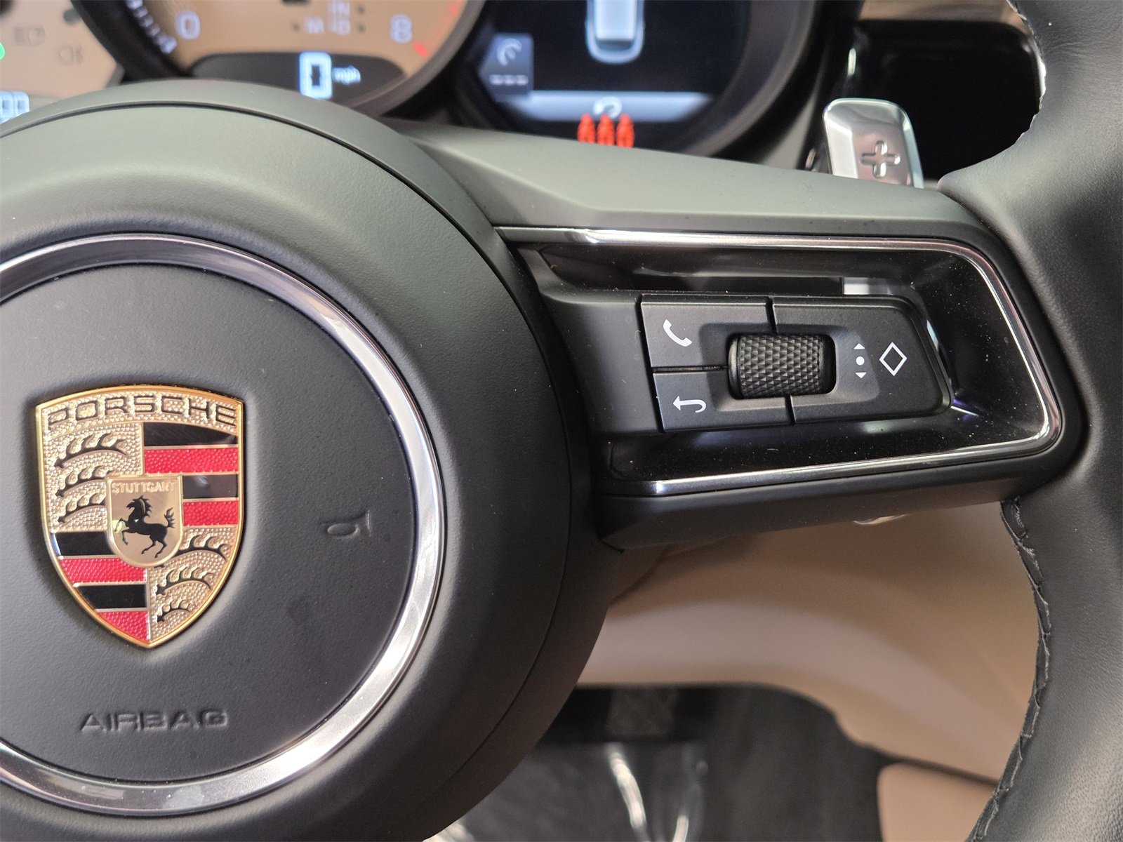 Used 2024 Porsche Macan image 20