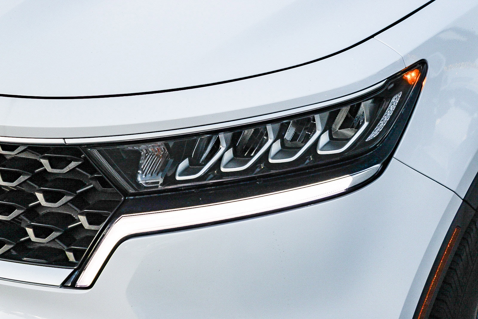 Used 2023 Kia Sorento LX image 4