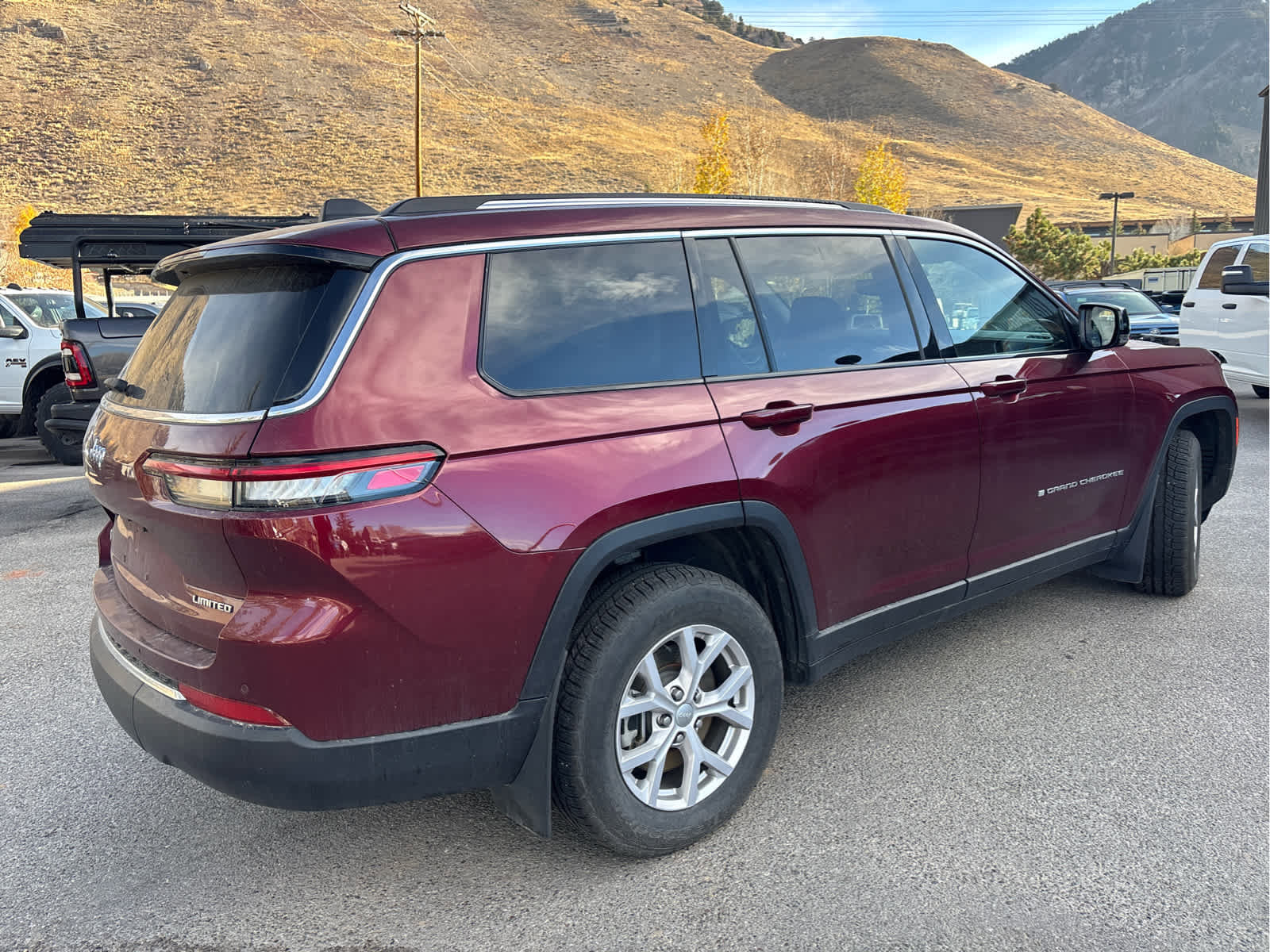 Used 2022 Jeep Grand Cherokee L Limited image 9