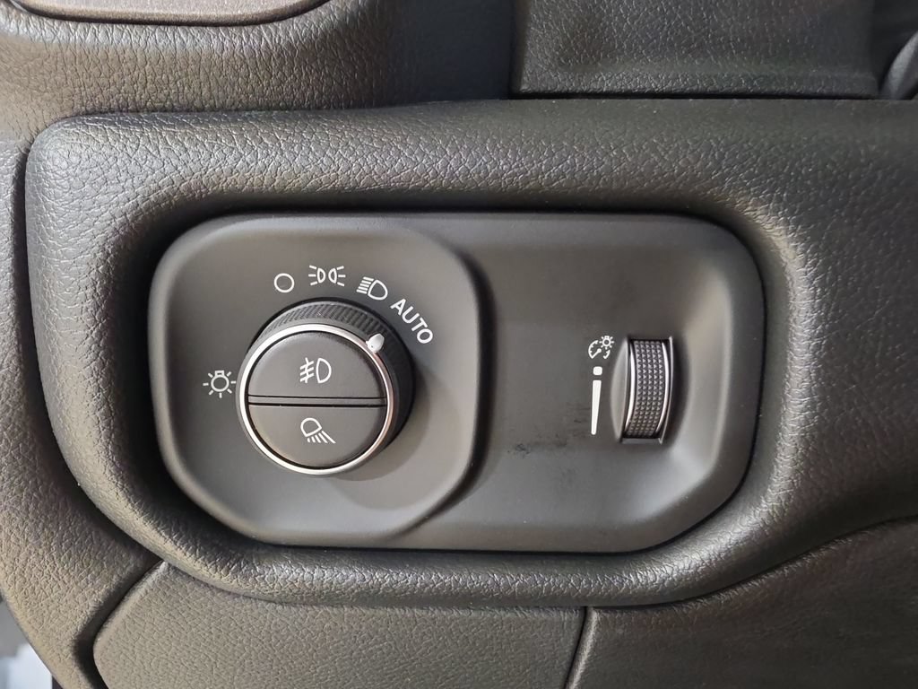 New 2026 RAM 2500 Tradesman AWD/4WD image 19
