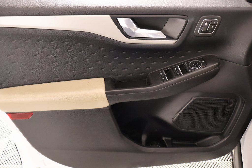 Used 2020 Ford Escape SEL image 15