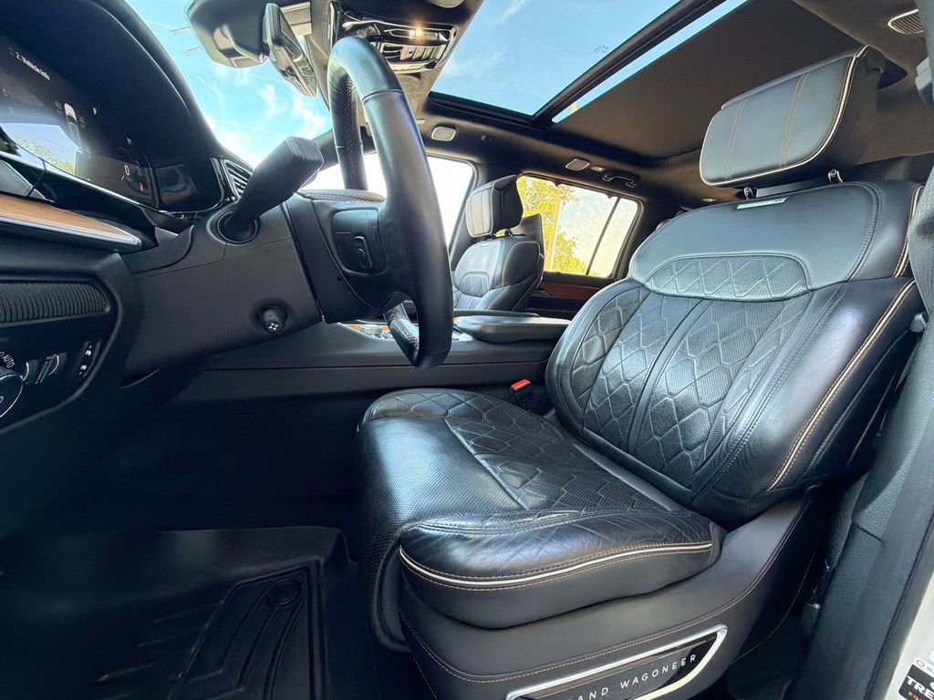 Used 2022 Jeep Grand Wagoneer Series III w/ Rear Seat Video Group 1 AWD/4WD image 27