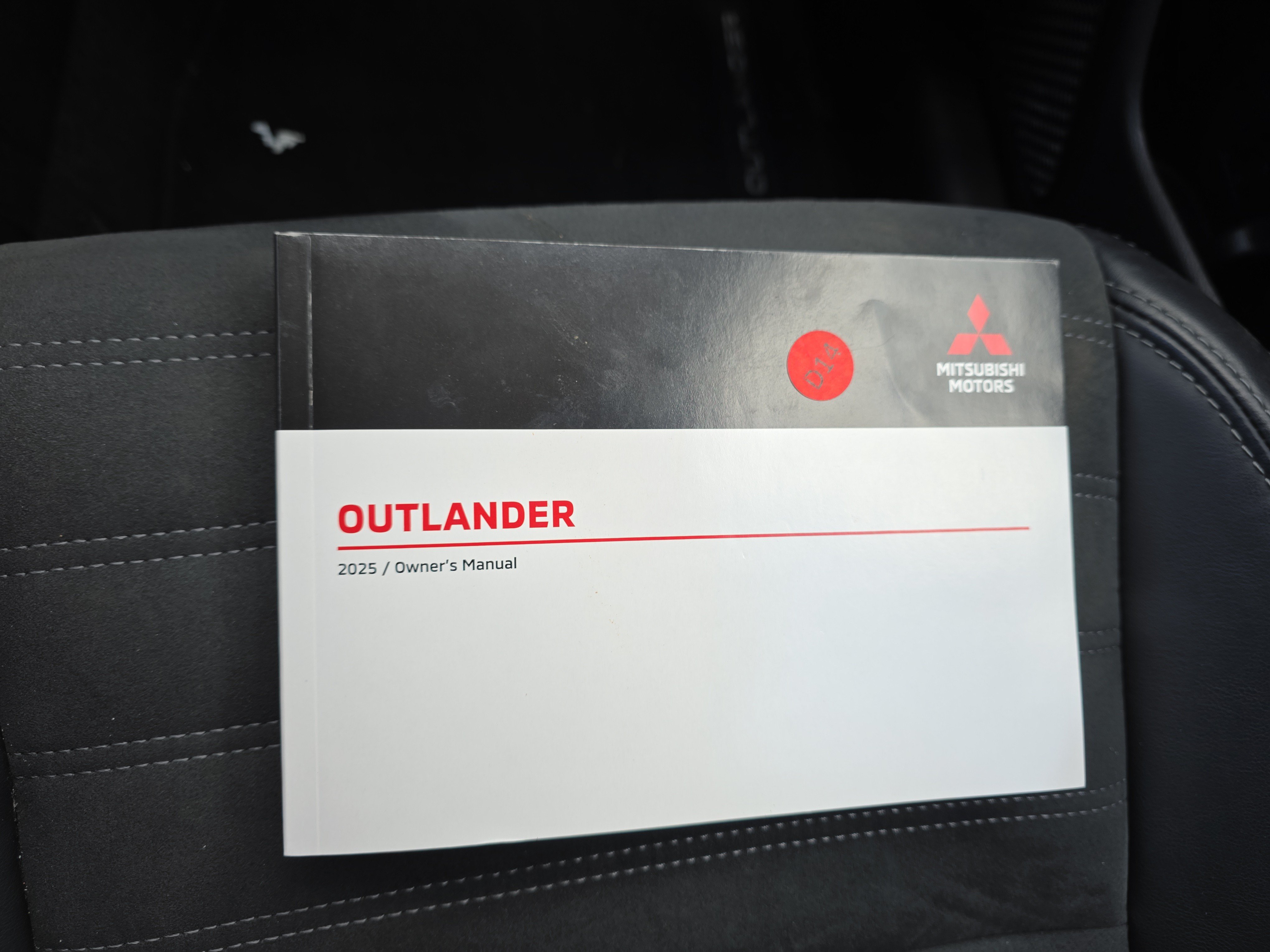 Used 2025 Mitsubishi Outlander SE AWD/4WD image 31