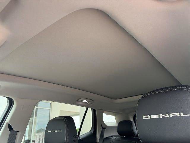 Used 2024 GMC Terrain Denali AWD/4WD image 18