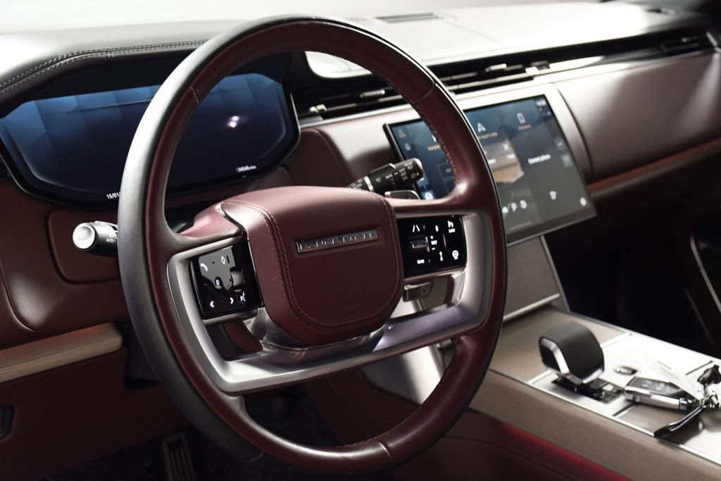 Used 2024 Land Rover Range Rover Autobiography image 13