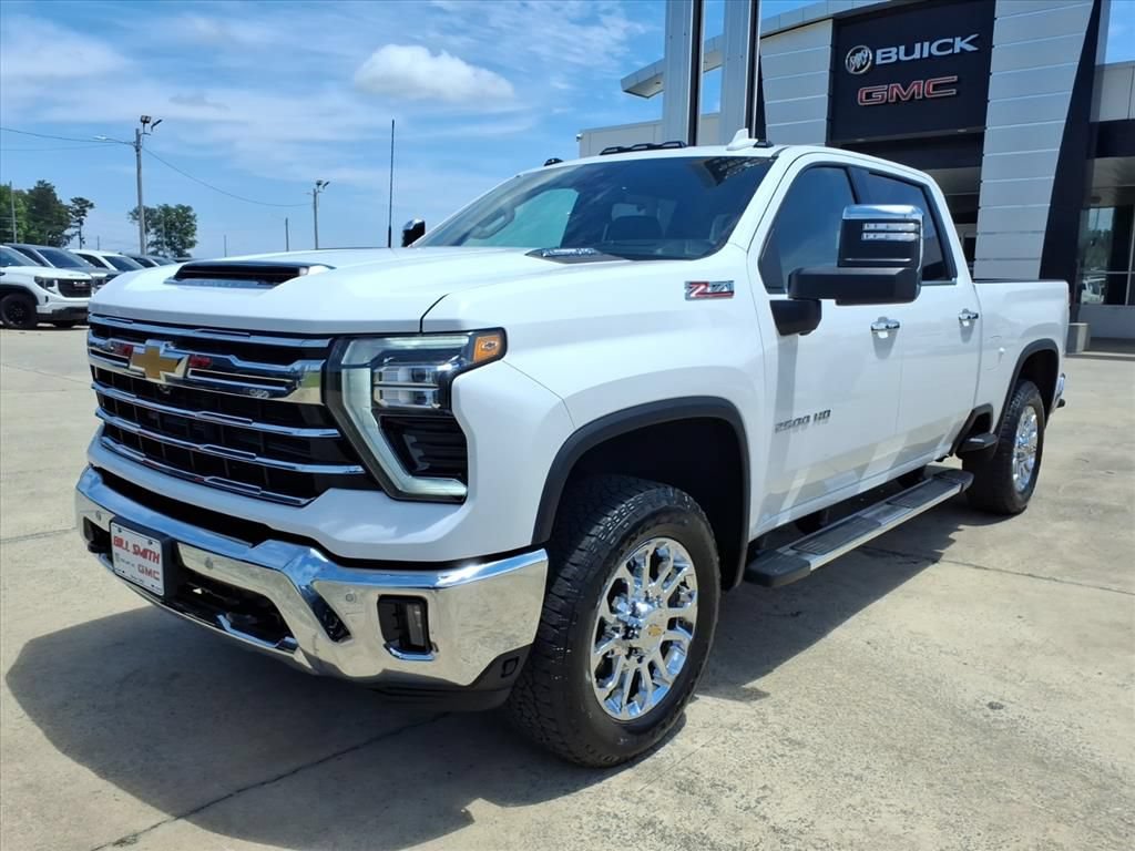 Used 2024 Chevrolet Silverado 2500 LTZ w/ LTZ Premium Package AWD/4WD image 3