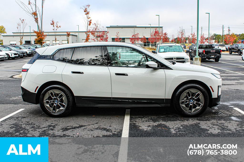 Used 2023 BMW iX xDrive50 image 9