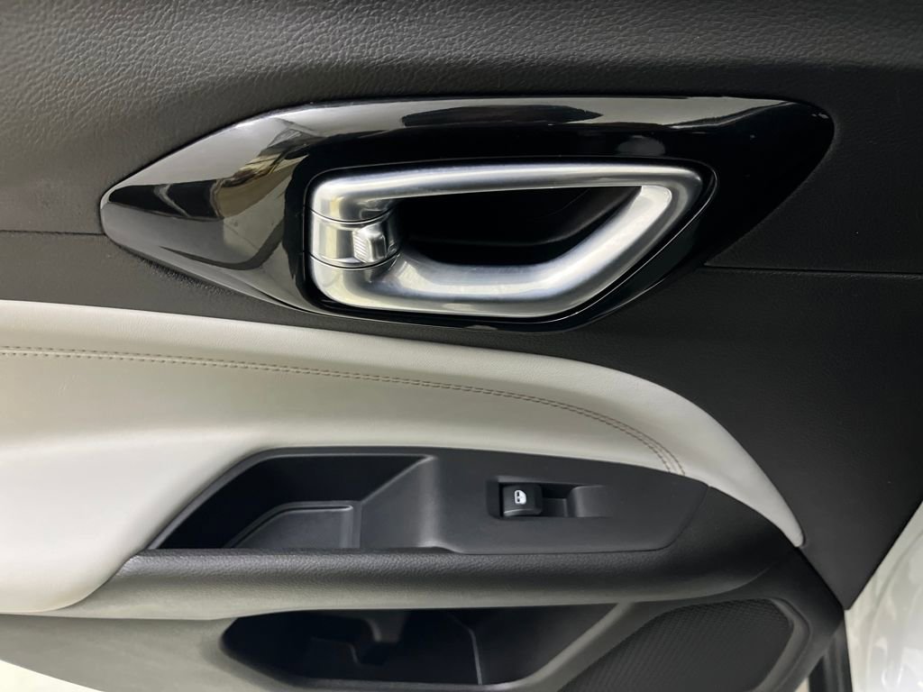 Used 2025 Jeep Compass Limited image 57