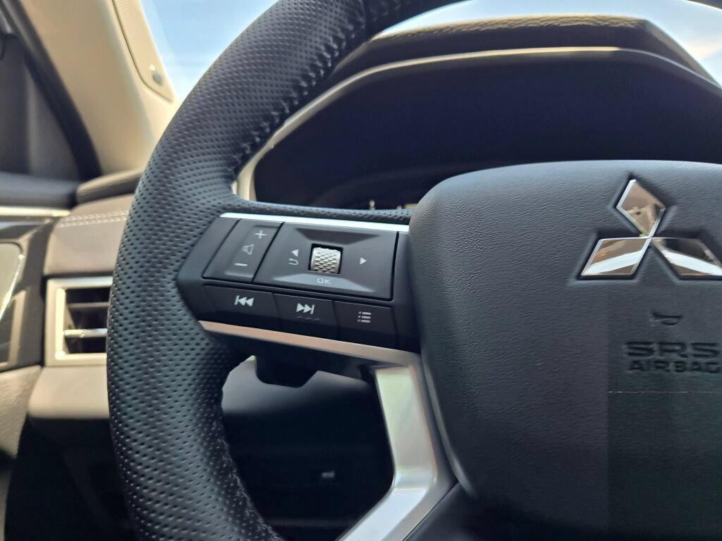 New 2026 Mitsubishi Outlander SEL AWD/4WD image 30