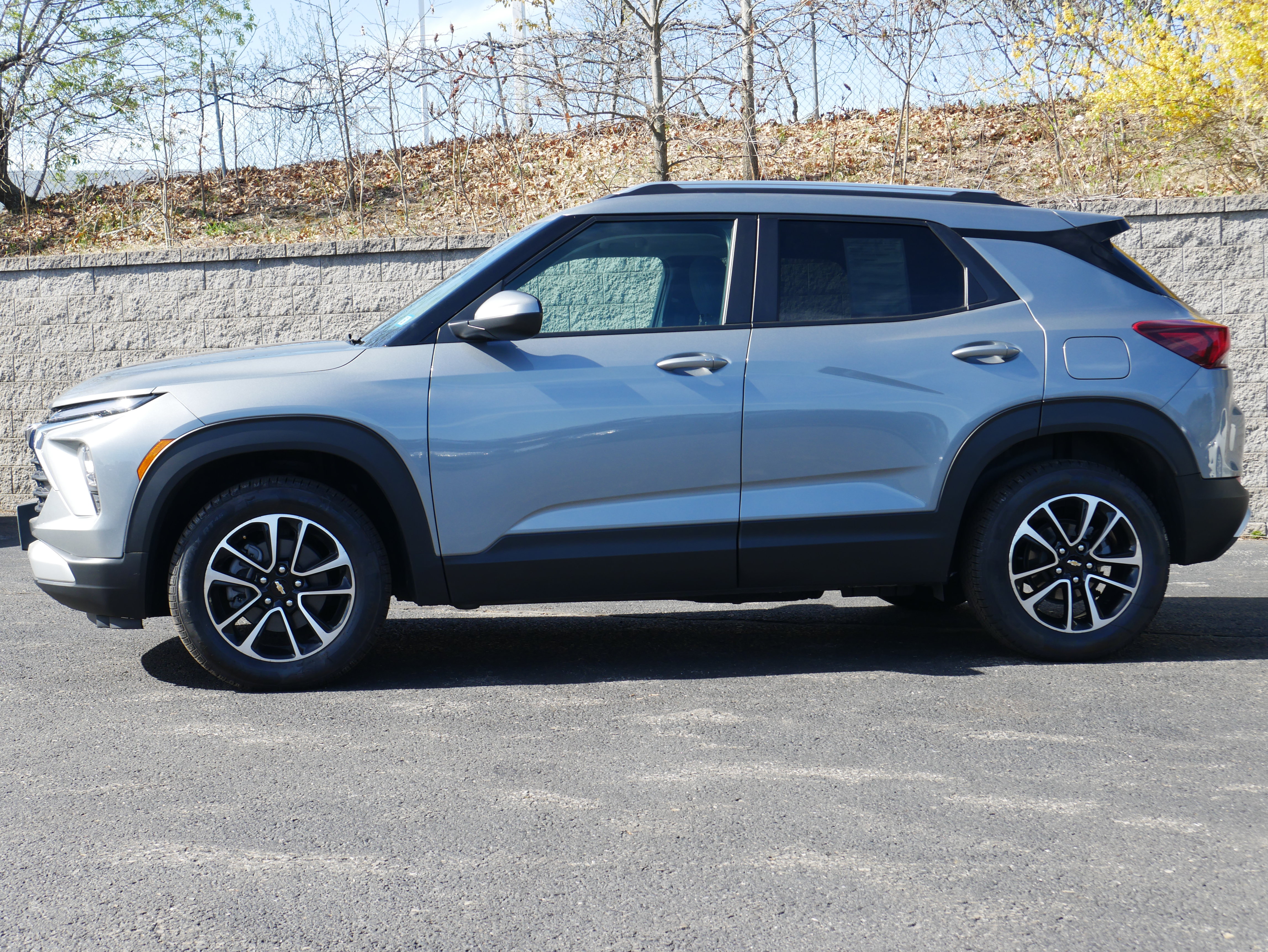 Certified 2024 Chevrolet TrailBlazer LT w/ Convenience Package AWD/4WD image 3