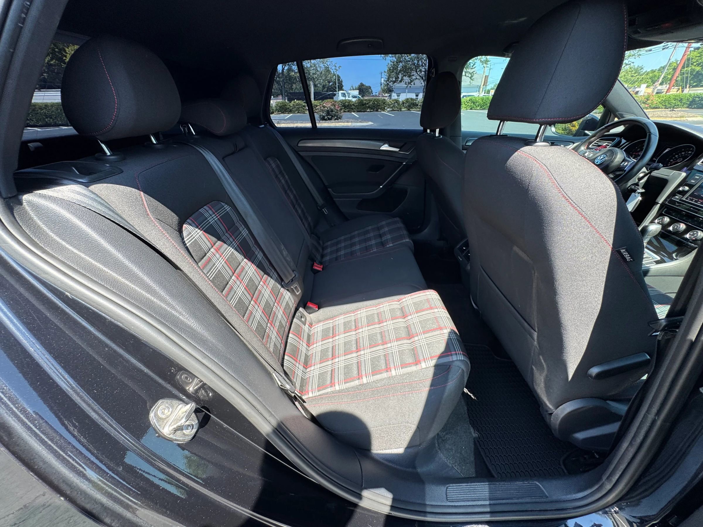 Used 2021 Volkswagen GTI SE image 16