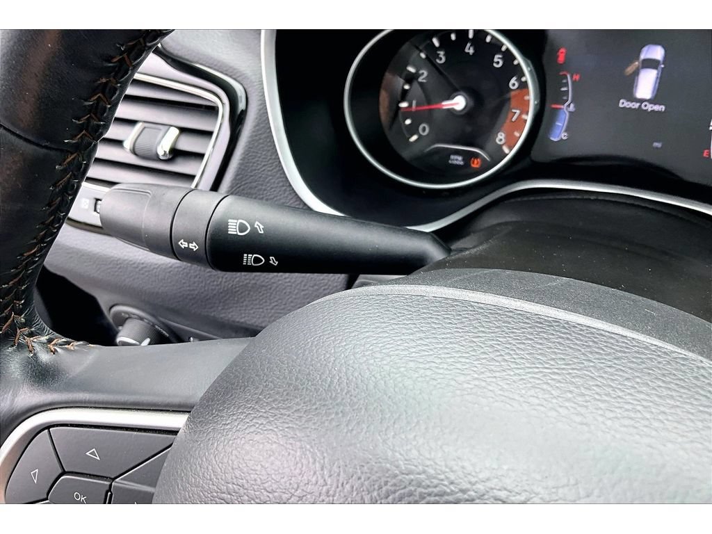 Used 2018 Jeep Compass Limited w/ Navigation Group AWD/4WD image 19