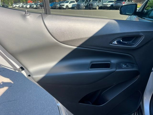 Used 2018 Chevrolet Equinox LT AWD/4WD image 16