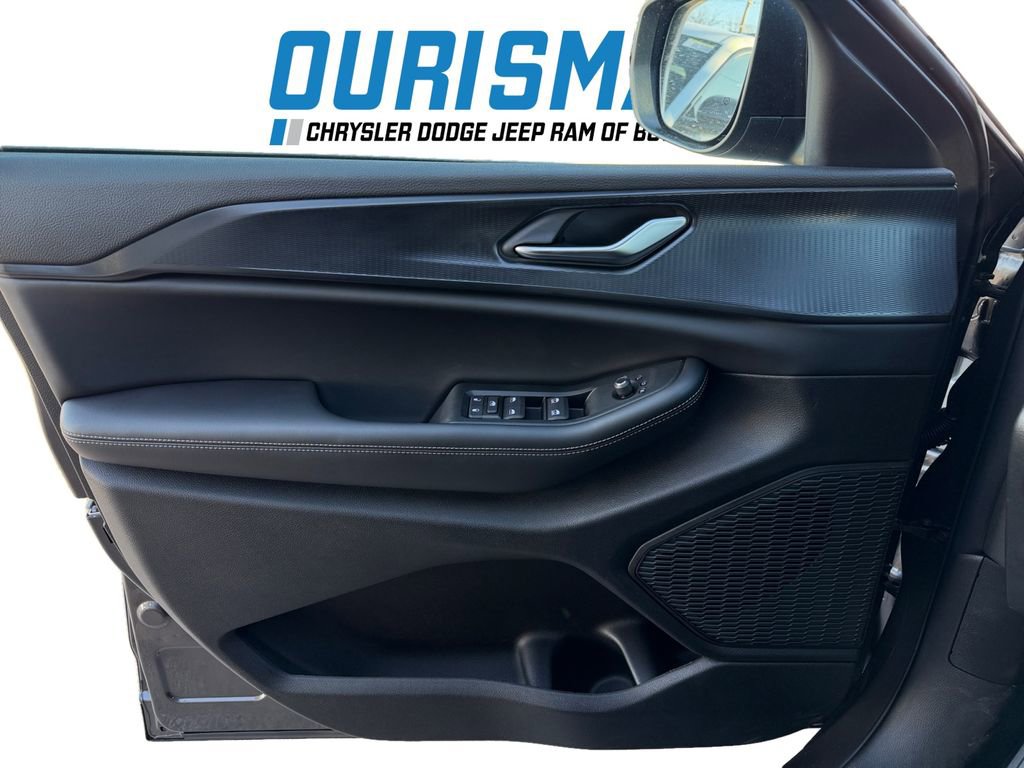 New 2025 Jeep Grand Cherokee Laredo X w/ Luxury Tech Group I image 22