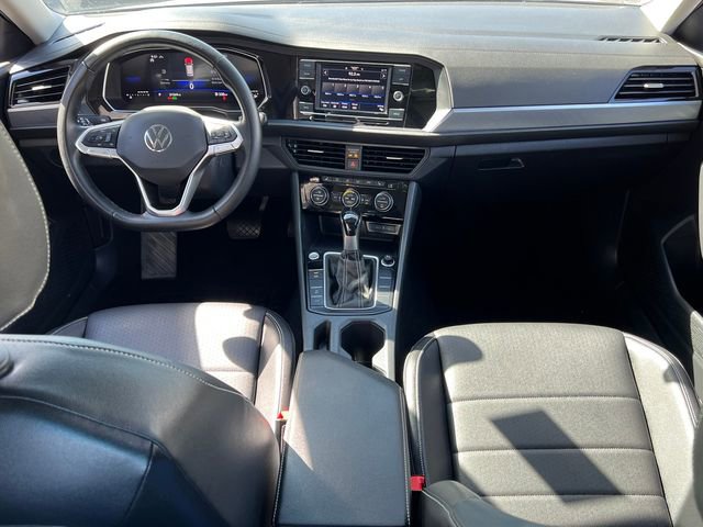 Used 2024 Volkswagen Jetta SE image 23