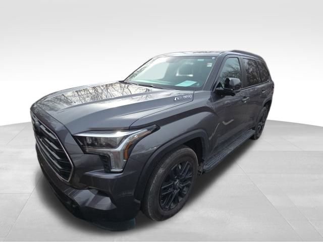 Used 2025 Toyota Sequoia Limited w/ Tow Technology Package image 2