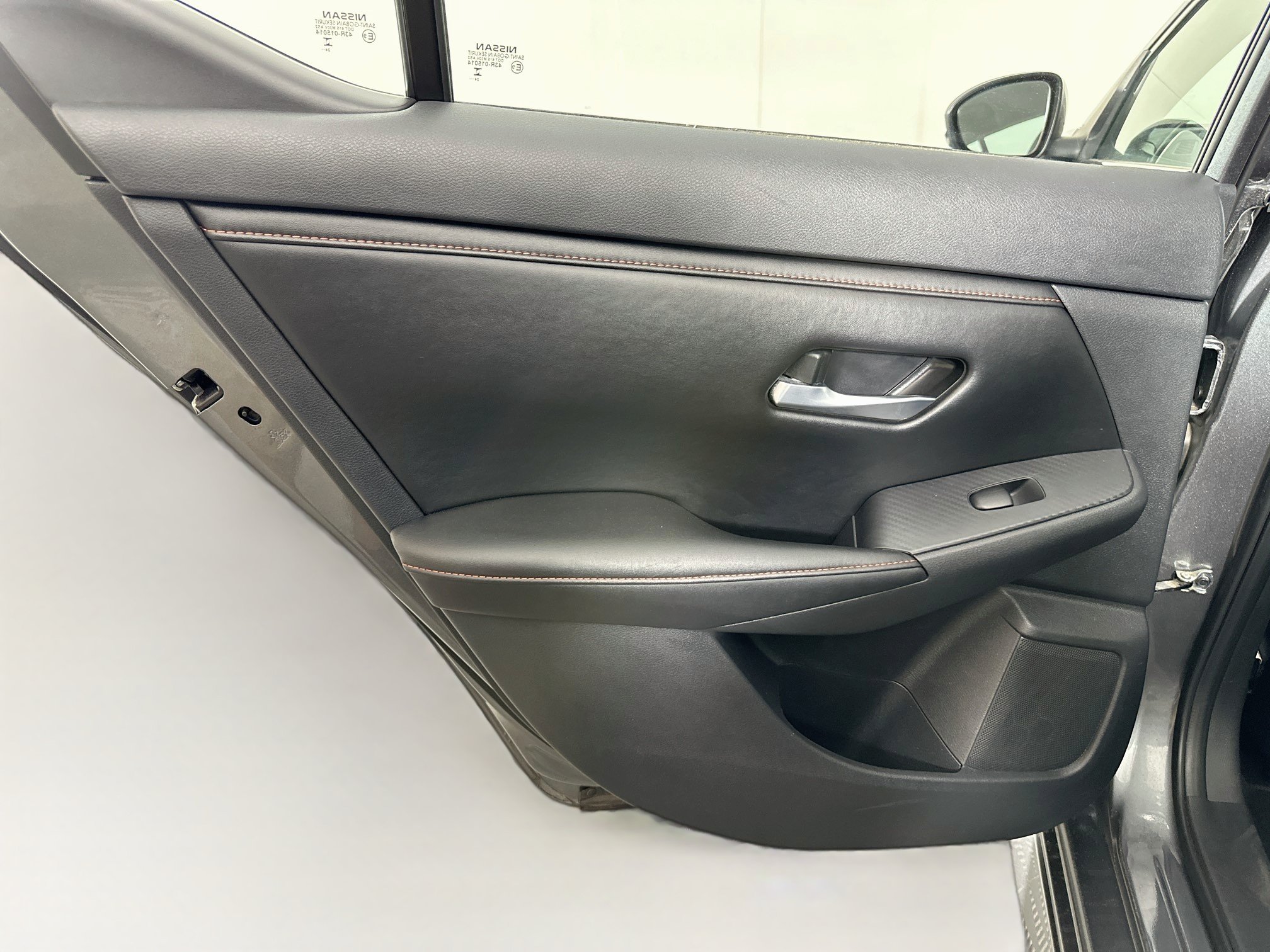 Used 2025 Nissan Sentra SR FWD image 25