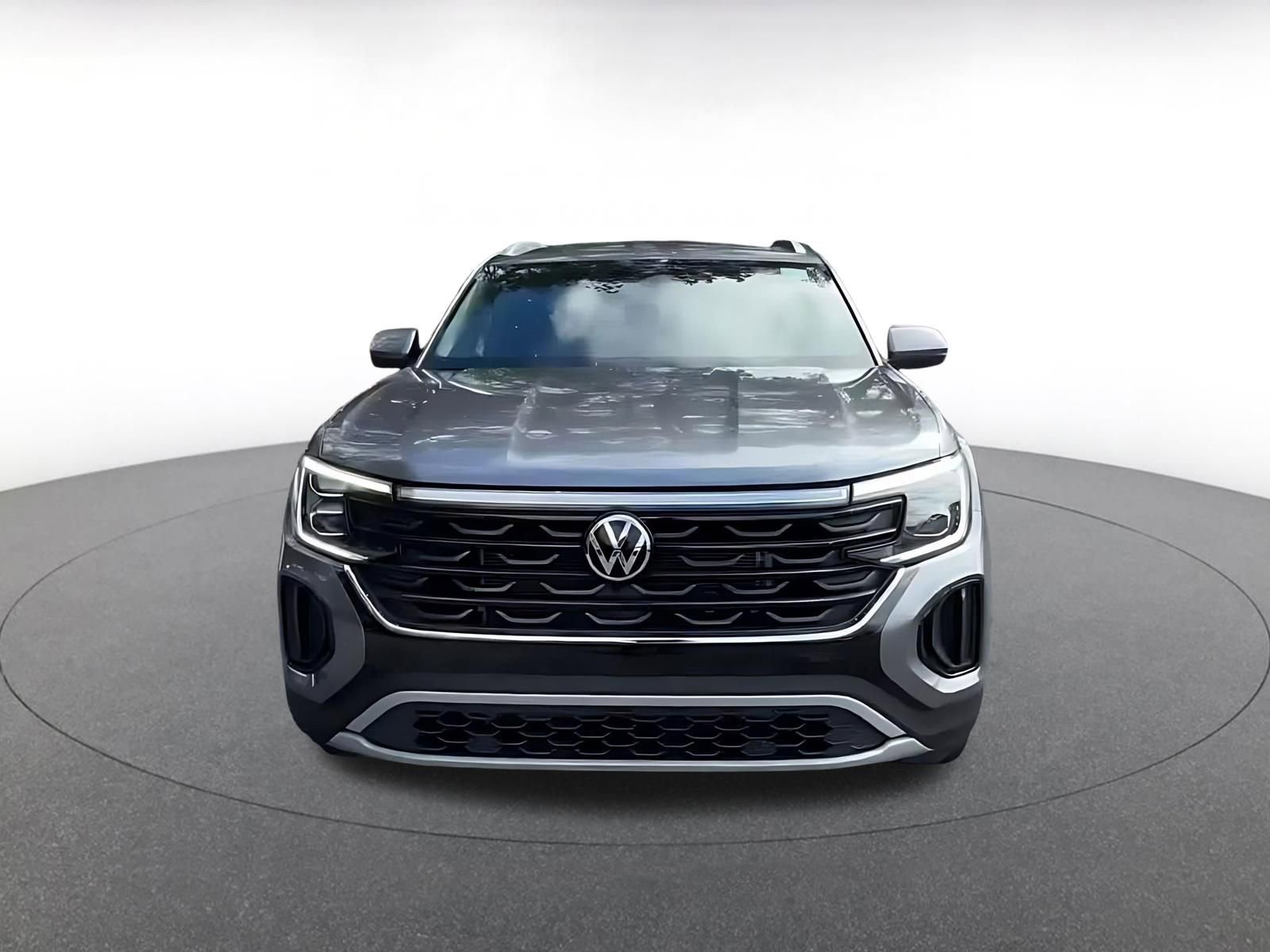 Used 2025 Volkswagen Atlas Cross Sport SE FWD image 4