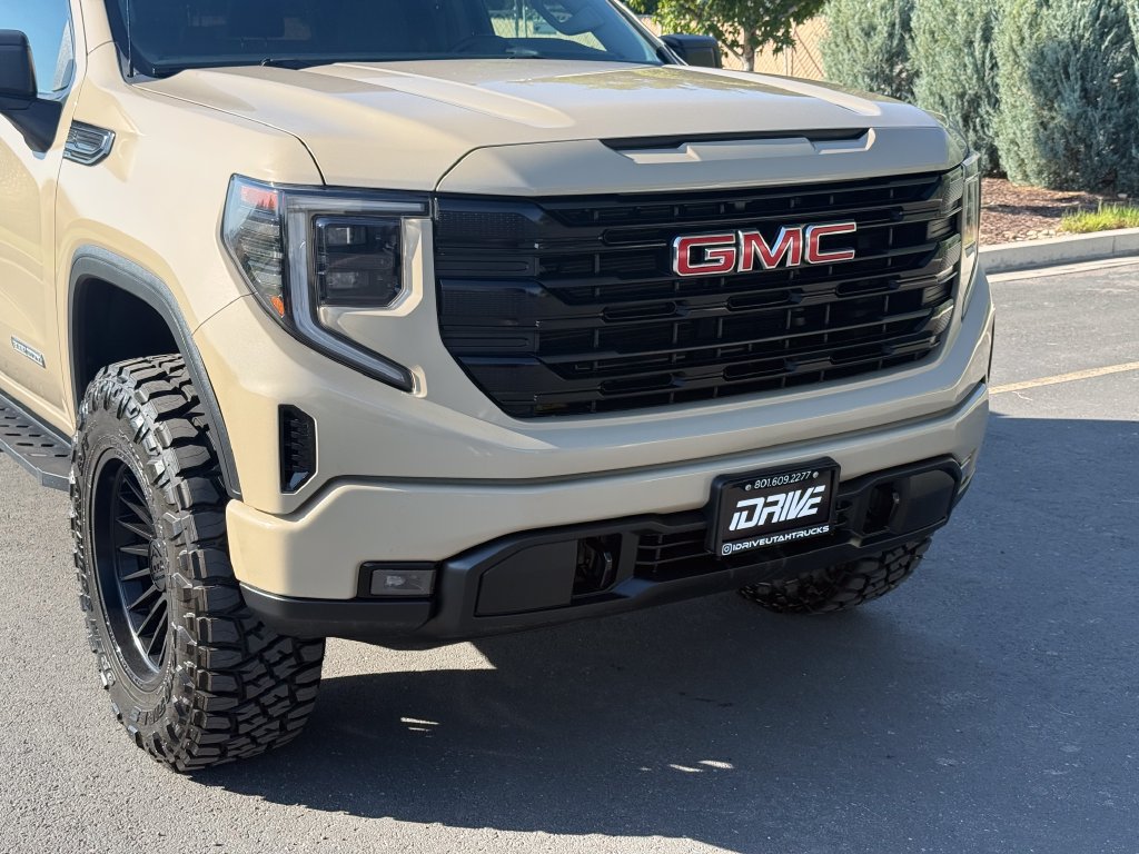 Used 2023 GMC Sierra 1500 Elevation AWD/4WD image 3