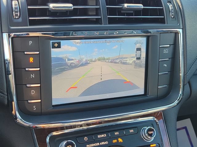 Used 2018 Lincoln Continental Select w/ Continental Climate Package AWD/4WD image 19