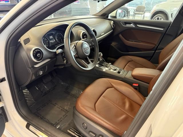 Used 2018 Audi A3 e-tron Premium FWD image 2