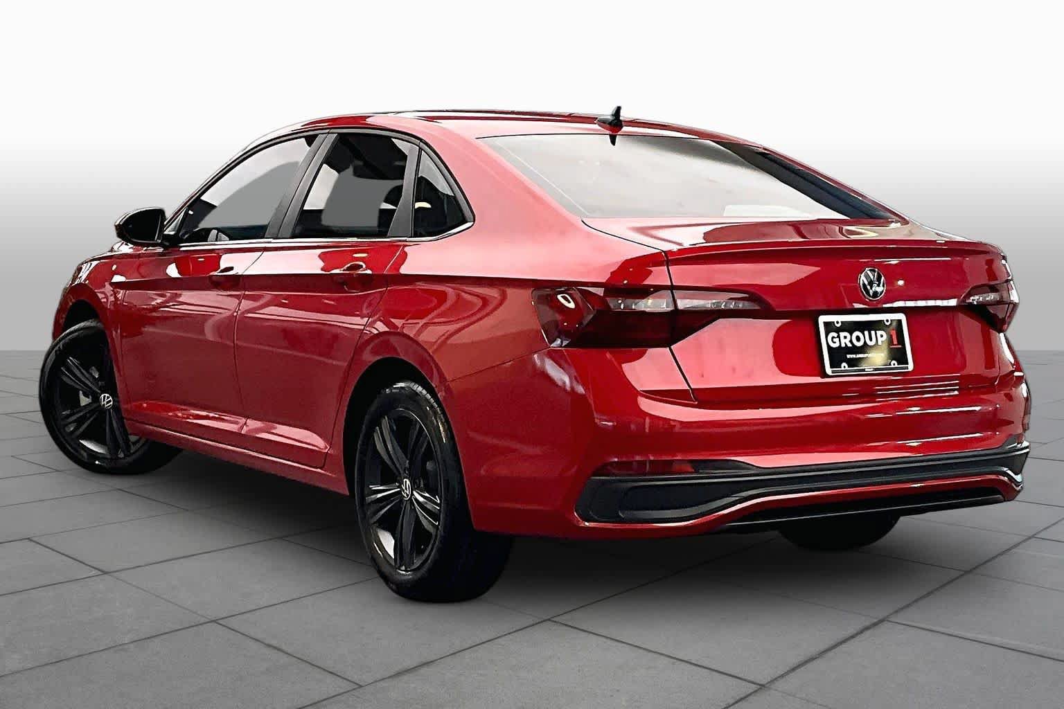 Used 2022 Volkswagen Jetta SE w/ Panoramic Sunroof Package FWD image 11