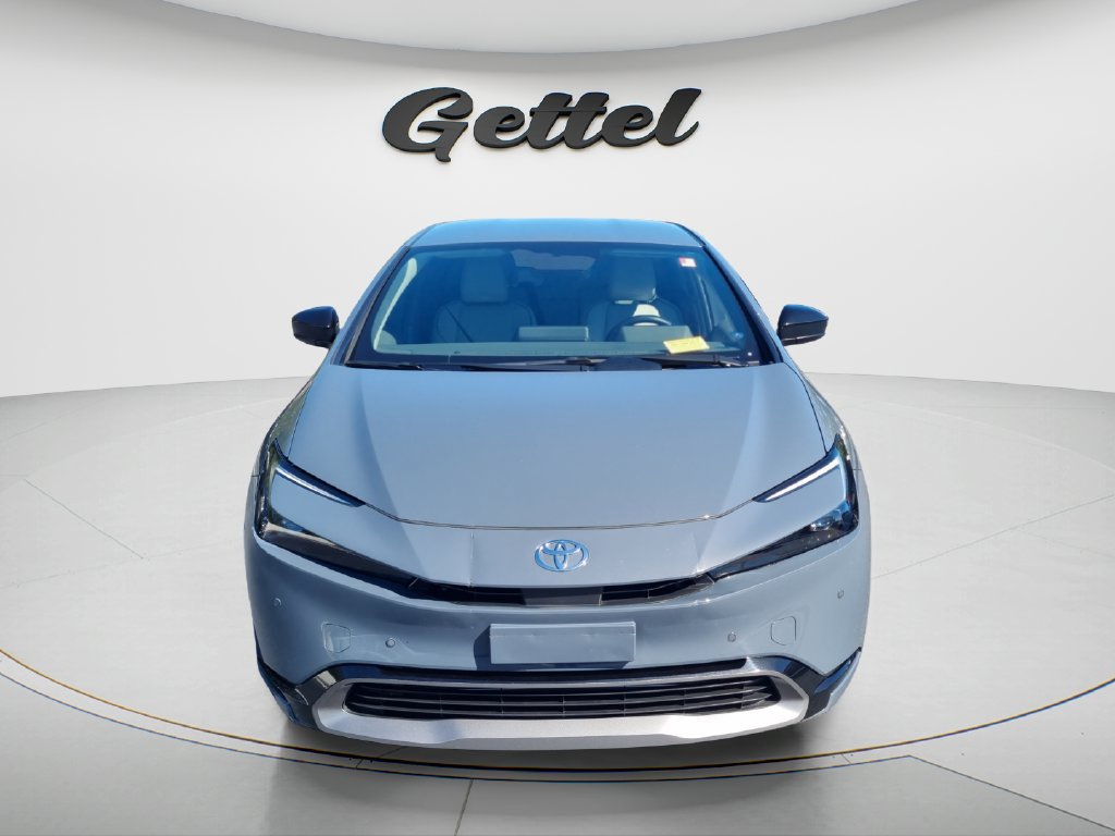 Used 2024 Toyota Prius XLE FWD image 8