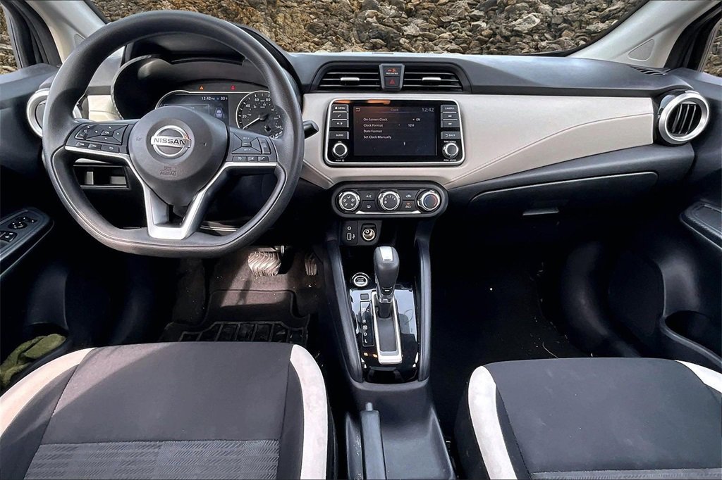 Used 2021 Nissan Versa SV image 14