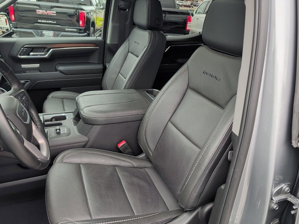 Used 2025 GMC Sierra 1500 Denali w/ Denali Reserve Package AWD/4WD image 11