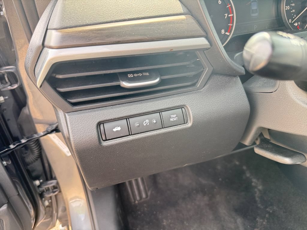 Used 2025 Nissan Altima 2.5 SV AWD/4WD image 17