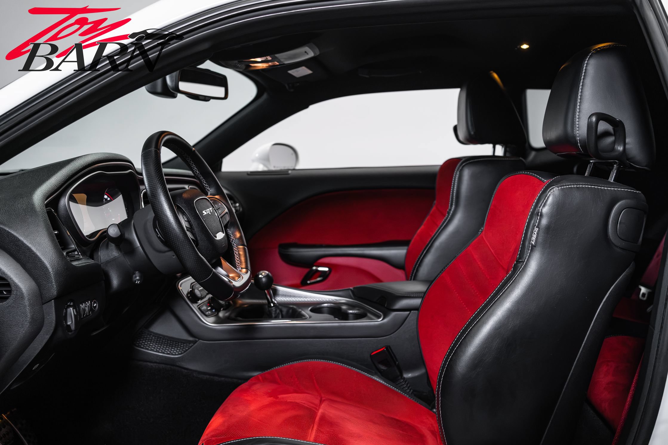 Used 2015 Dodge Challenger SRT Hellcat RWD image 24