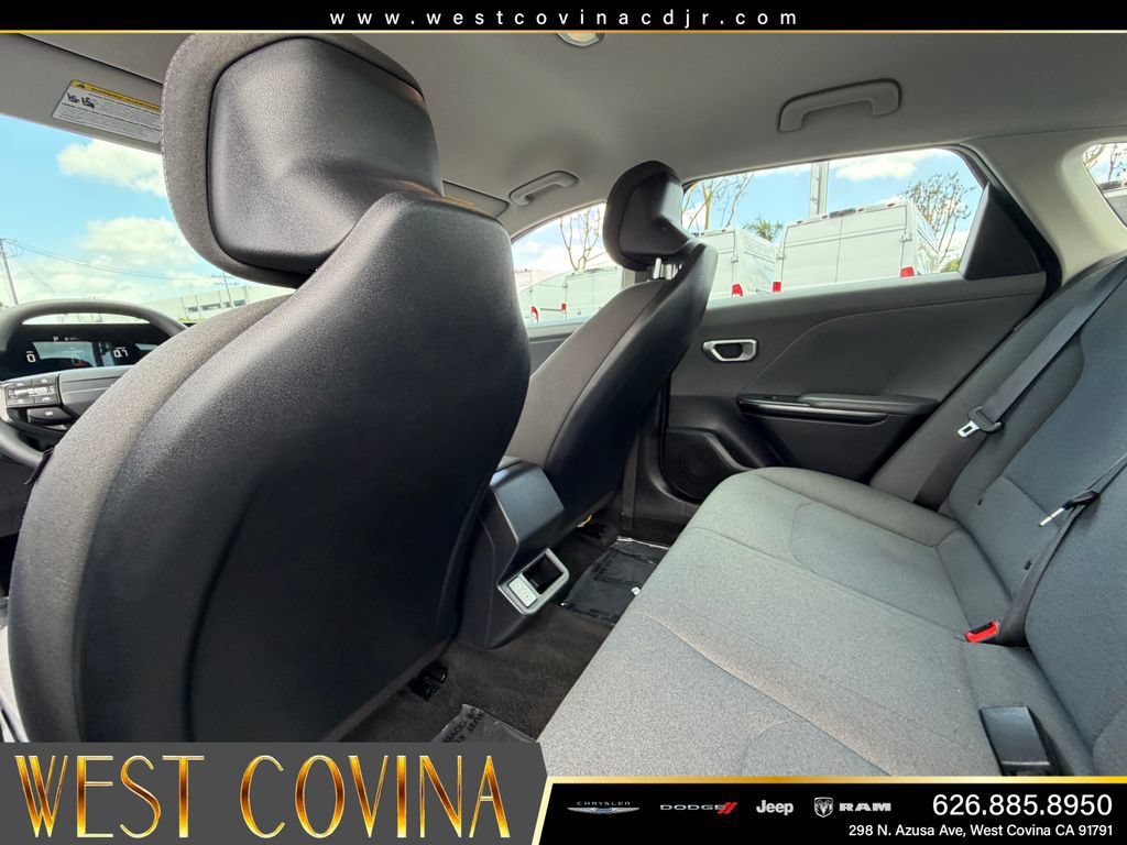 Used 2025 Kia K4 FWD image 30