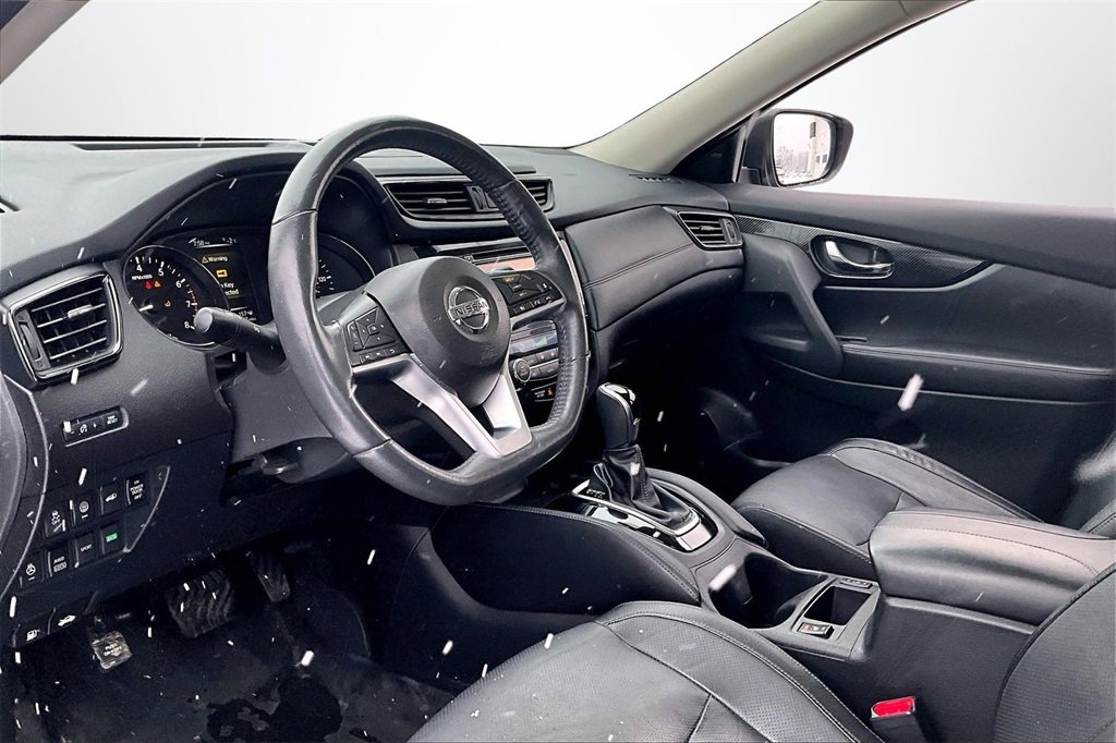Used 2017 Nissan Rogue SL image 16
