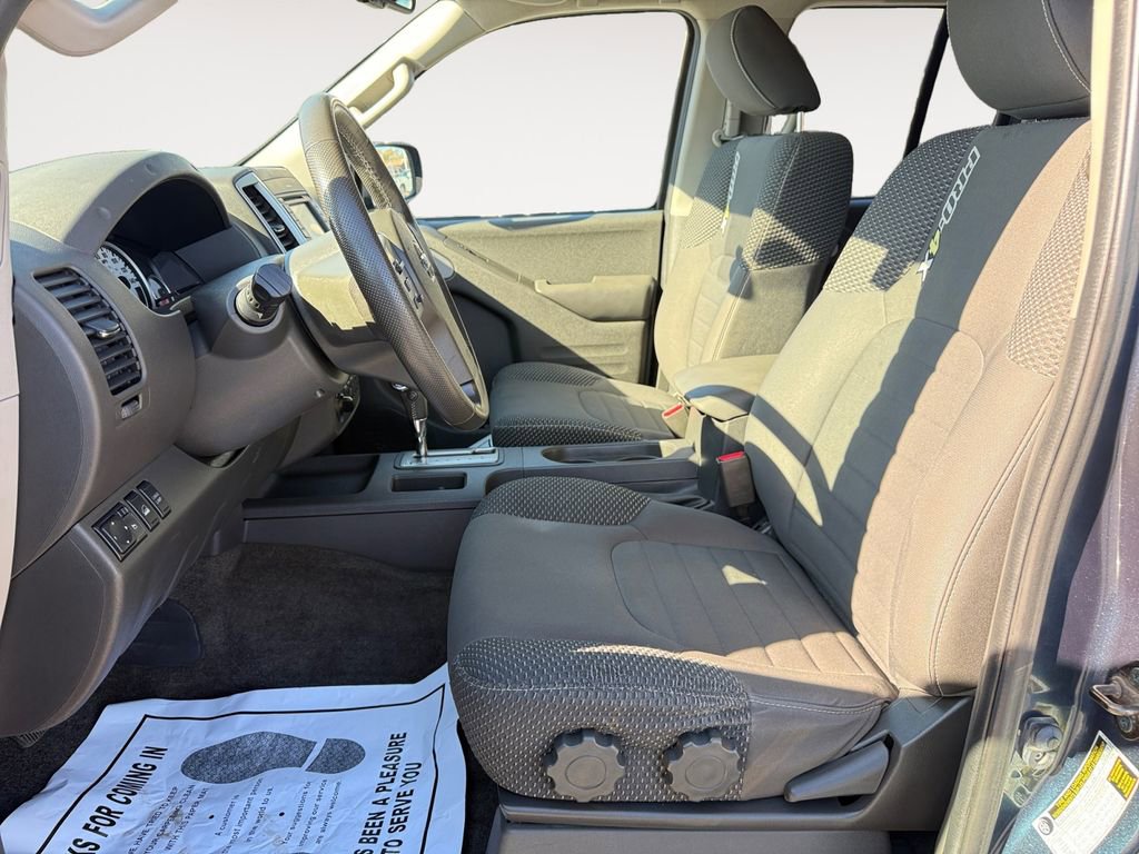 Used 2015 Nissan Frontier PRO-4X image 9