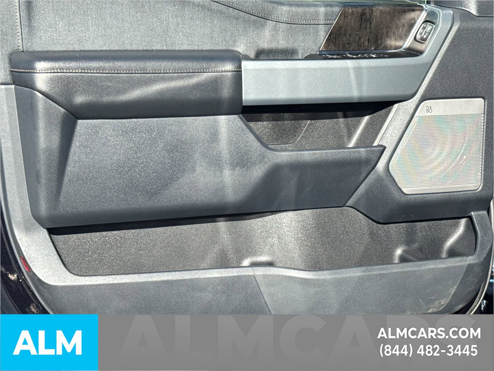 Used 2022 Ford F150 Lightning Lariat image 11