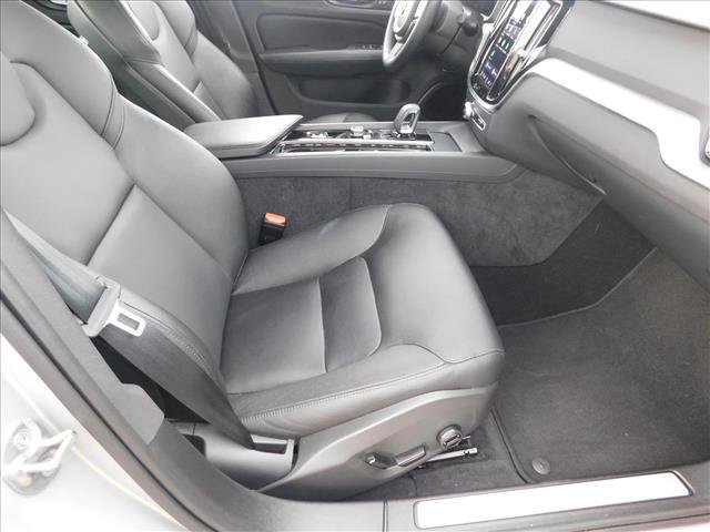 Used 2025 Volvo S60 B5 Core FWD image 27