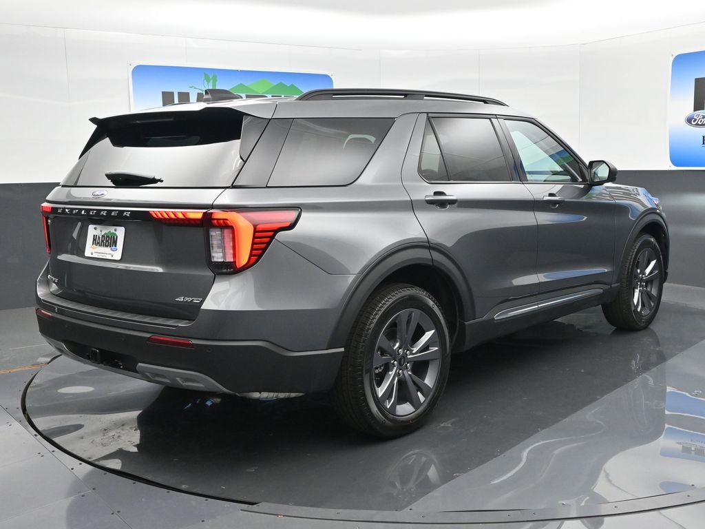 Used 2025 Ford Explorer Active w/ Active Comfort Package image 5