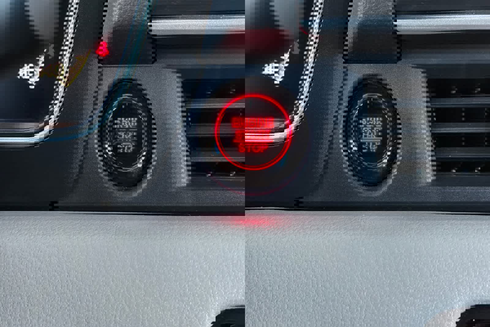 Used 2025 Honda Pilot Touring image 26