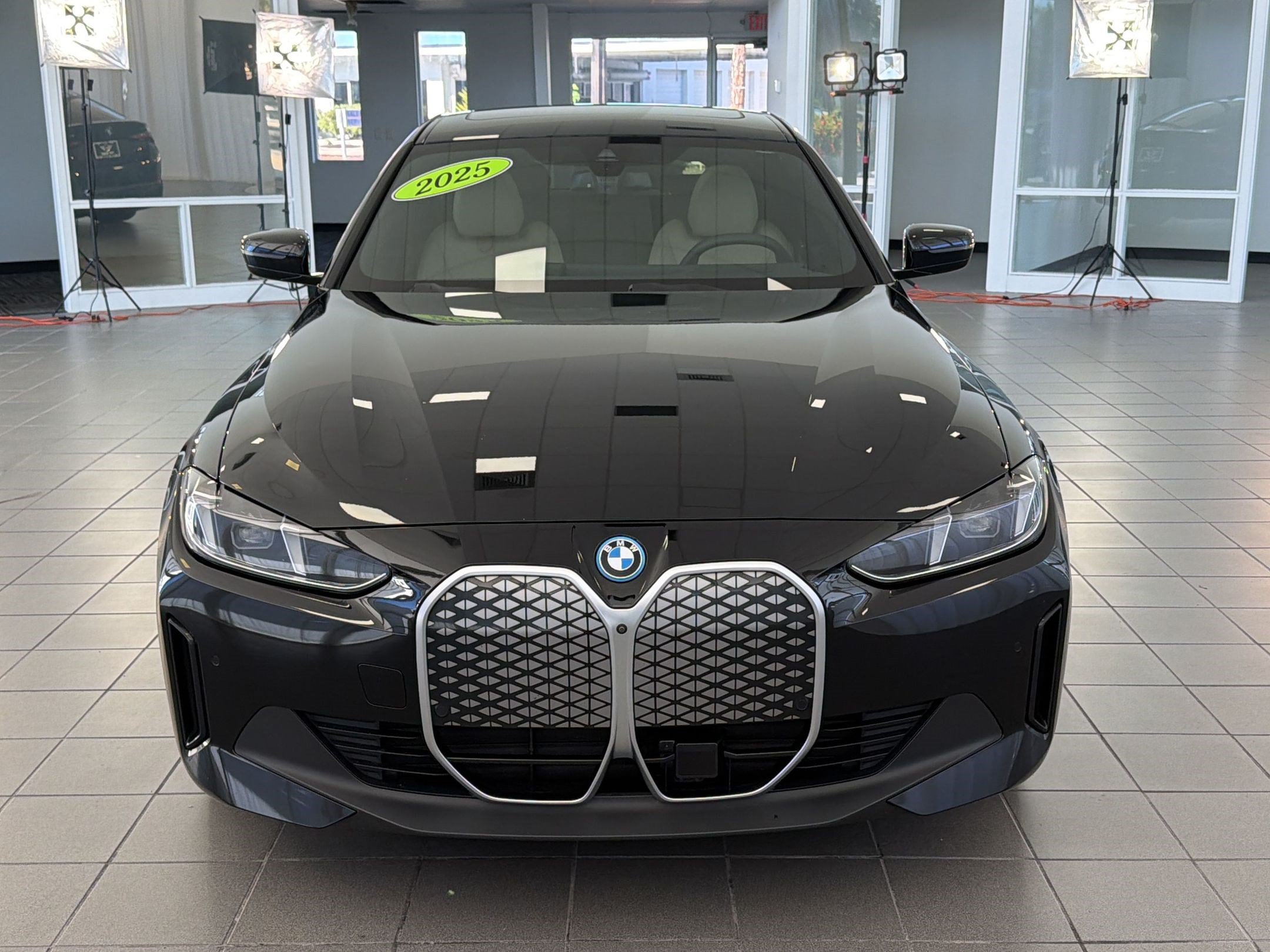 Used 2025 BMW i4 eDrive40 w/ Premium Package RWD image 6