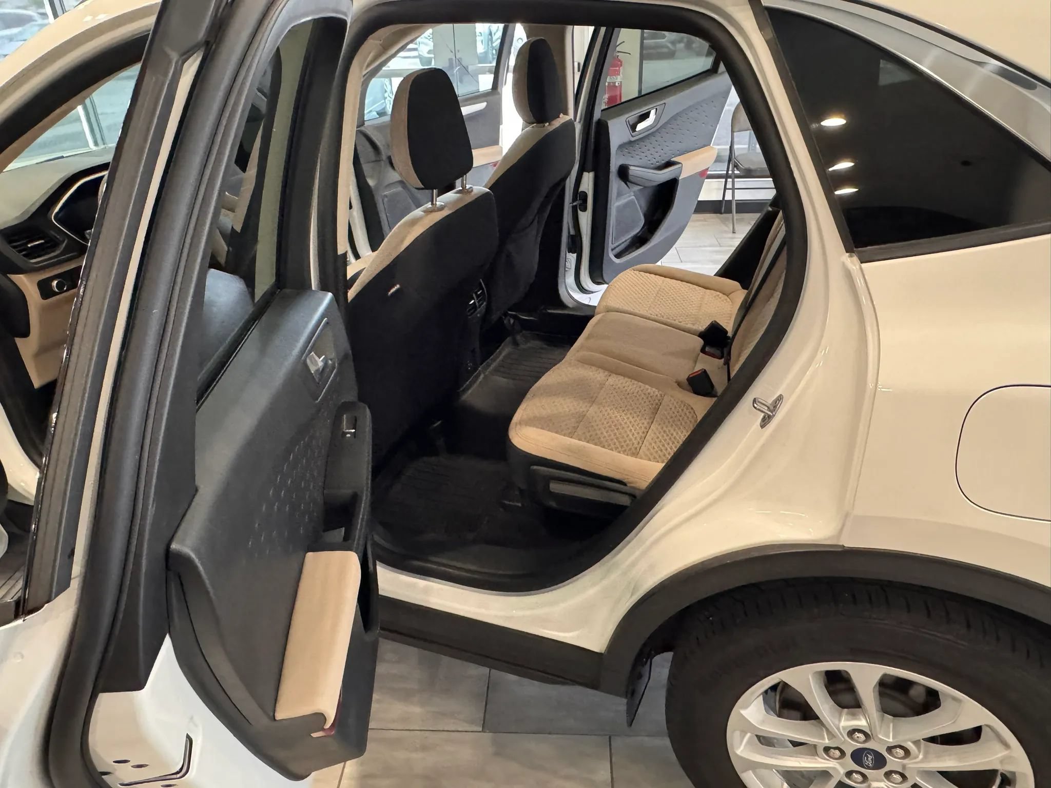 Used 2020 Ford Escape SE FWD image 31