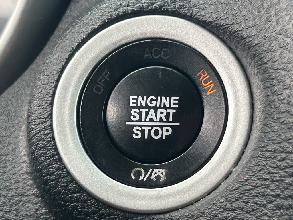 Used 2018 Dodge Journey SXT w/ Connectivity Group FWD image 15
