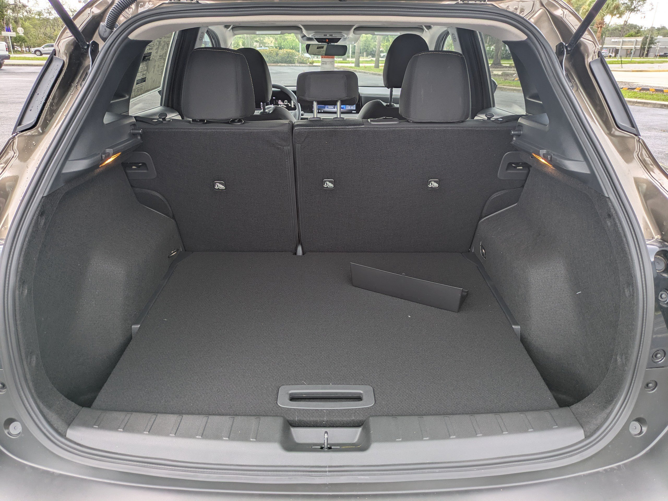 New 2026 Nissan Kicks SV w/ SV Premium Package FWD image 13