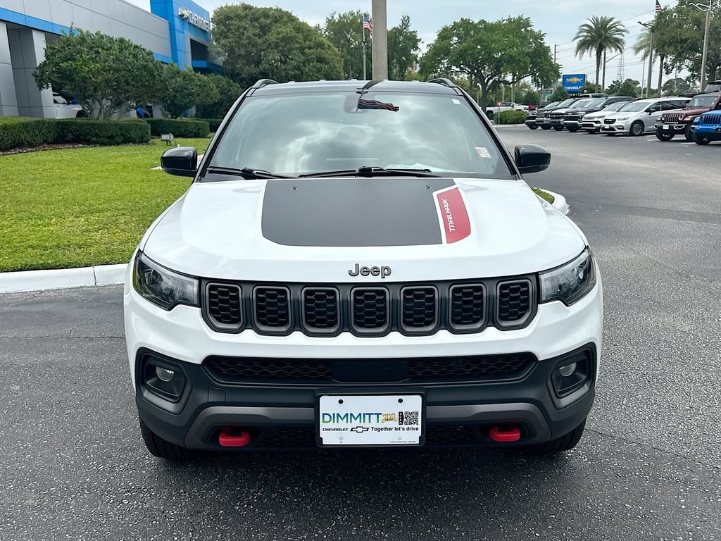Used 2025 Jeep Compass Trailhawk w/ Trailer Tow Group AWD/4WD image 2