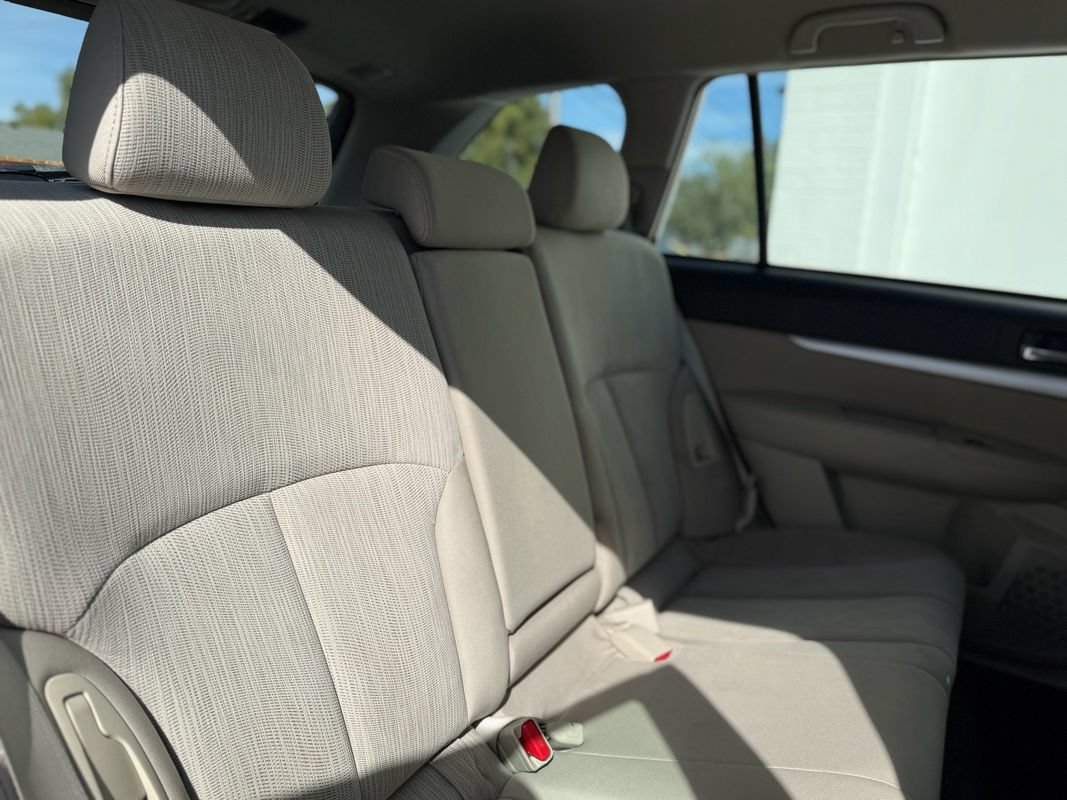 Used 2014 Subaru Outback 2.5i AWD/4WD image 9