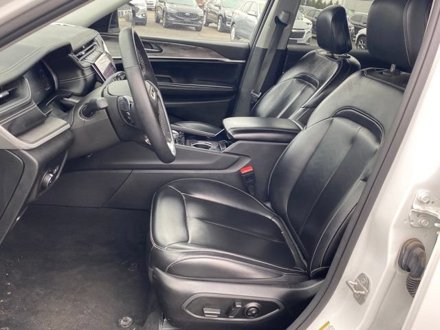 Used 2023 Jeep Grand Cherokee Limited AWD/4WD image 15