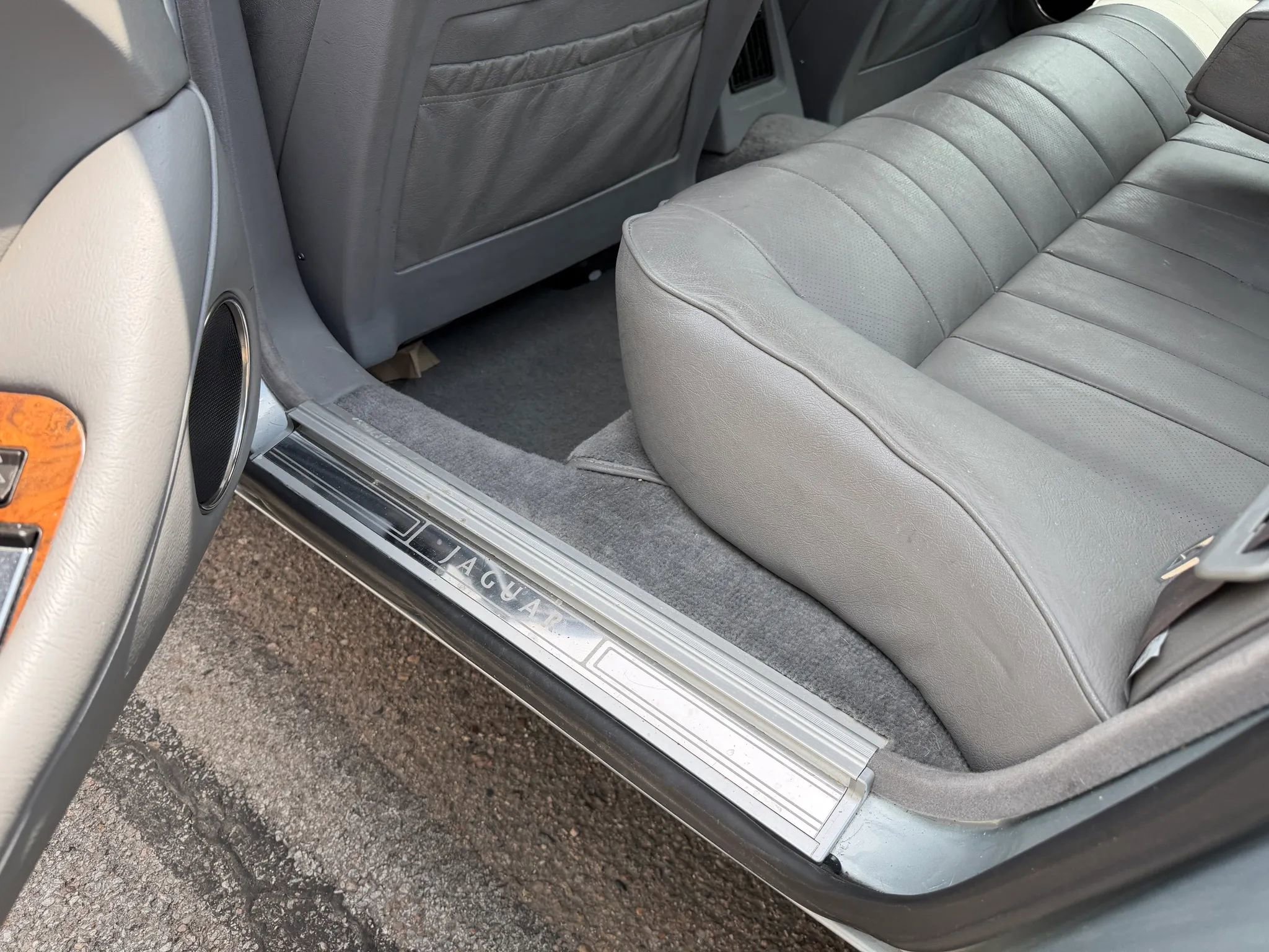 Used 1994 Jaguar XJ6 RWD image 25