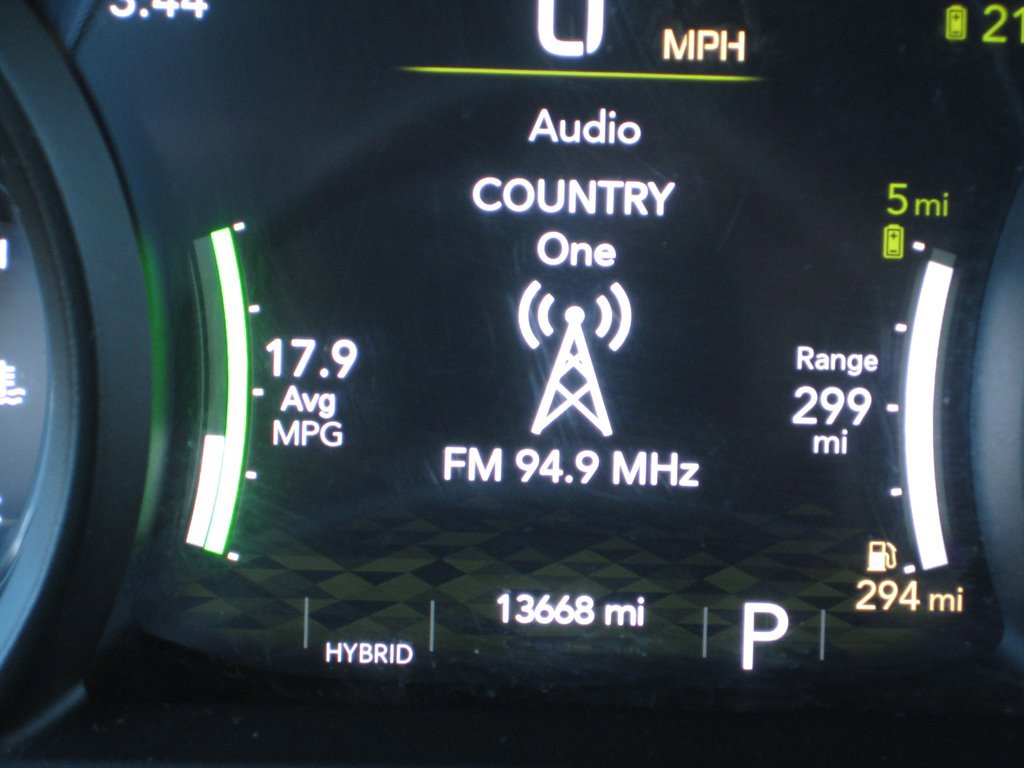 Used 2025 Jeep Wrangler Unlimited Sahara w/ Safety Group image 17